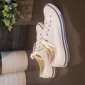 Size 6 Womens White Converse